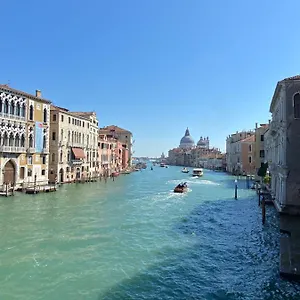 Dimora Contarini Charm On Grand Canal Venice